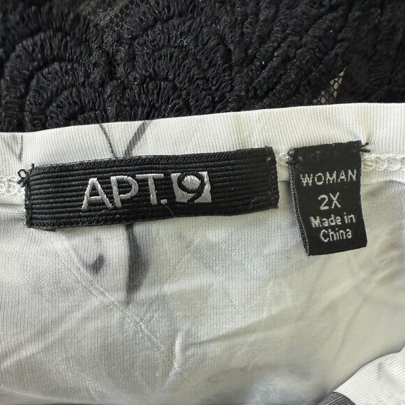 Apt. 9 Graphic Print Tunic Top 2X Sheer Lace Detail Black White Shark Bite Hem - Picture 3 of 11
